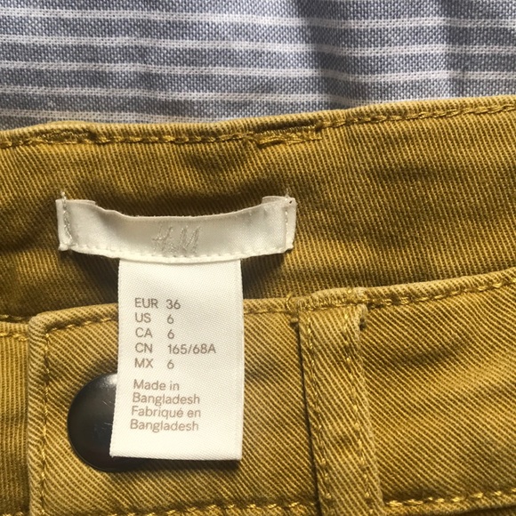 Shorts - Picture 2 of 2